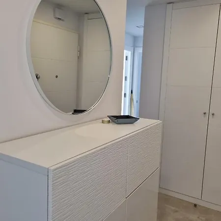 Toplage Neubau Luxus-apartment, Und Altstadt In Minuten Zu Fuss Marbella